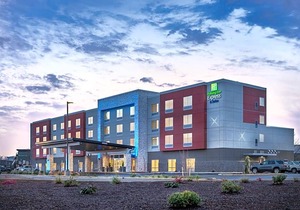 2-Star Hotel ∙ Holiday Inn Express & Suites Salem North - Keizer, an IHG Hotel