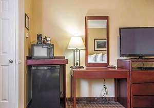 2-Star Hotel ∙ Quality Inn & Suites 1000 Islands