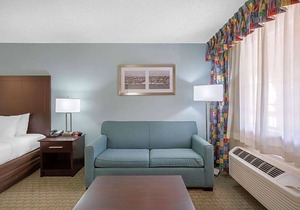 2-Star Hotel ∙ Quality Inn Clute Freeport