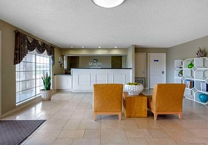 2-Star Hotel ∙ Quality Inn Clute Freeport