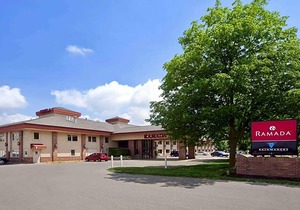 2-Star Hotel ∙ Ramada by Wyndham Saginaw Hotel & Suites