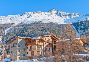 200m from ski slopes, fitness, swimming pool, sauna, hammam, balcony, tv, ski locker, 72m²