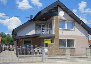 22 féröhelyes apartman