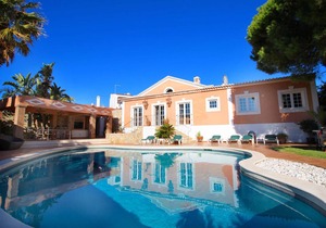230 m² Villa ∙ 3 bedrooms ∙ 8 guests