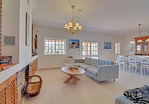 240 m² Villa ∙ 4 bedrooms ∙ 8 guests
