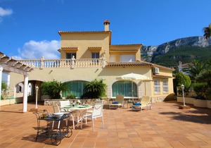 250 m² Villa ∙ 3 bedrooms ∙ 6 guests
