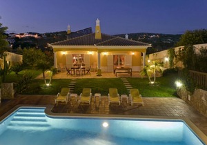 250 m² Villa ∙ 4 bedrooms ∙ 8 guests