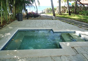 2bd Guest-friendly Condo Right On Sandy Beach, Near Bars!