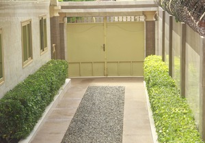 2bed air-conditioned living room apartment