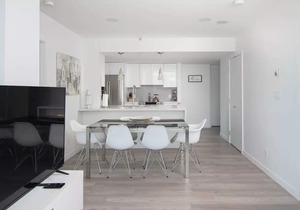 3 bed Subpenthouse Ocean&Mountain Views Downtown