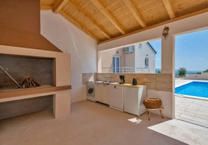 3 bedroom accommodation in Lokvicici