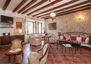 3 bedroom accommodation in Nerezisca