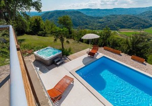 3 bedroom accommodation in Podpican
