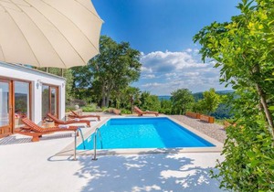 3 bedroom accommodation in Podpican