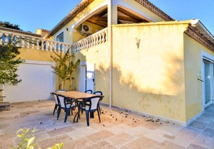 3 bedroom accommodation in Comps
