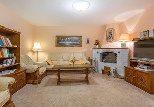 3 bedroom accommodation in Gabonjin