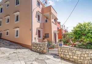 3 bedroom accommodation in Cunski