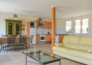 3 bedroom awesome home in Roisel