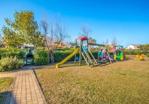 3 Bedroom Awesome Home In Albarella Ro