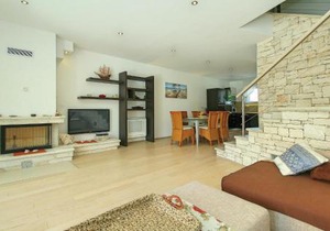 3 Bedroom Gorgeous Home In Svivan