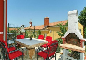 3 Bedroom Gorgeous Home In Svivan