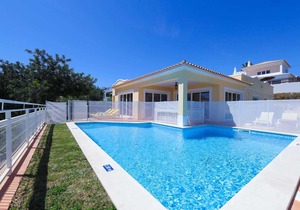 3 bedroom villa with pool offers views of Marina