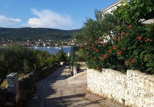 3 - Modern apartment with garden 80m from beach