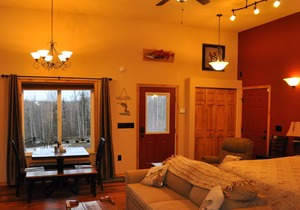 3 Rustic Elegant Suites (sleep 12+) - Fish, hike, site-see from your doorstep