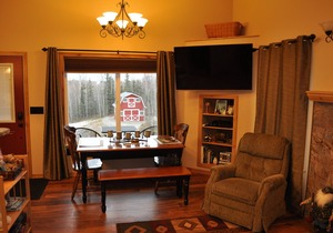 3 Rustic Elegant Suites (sleep 12+) - Fish, hike, site-see from your doorstep