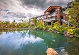 3-Star Hotel ∙ Best Western Premier Boulder Falls Inn