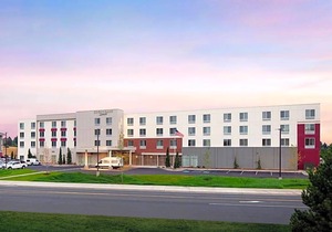 3-Star Hotel ∙ Courtyard by Marriott Pullman
