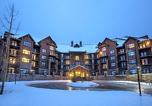 3-Star Hotel ∙ Glacier Mountaineer Lodge