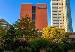 3-Star Hotel ∙ Hilton Fort Wayne at the Grand Wayne Convention Center