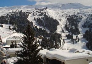300m from resort center, 3rd floor, balcony, tv, ski locker, 25m², Flaine