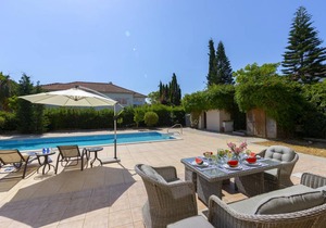 320 m² Villa ∙ 5 bedrooms ∙ 10 guests