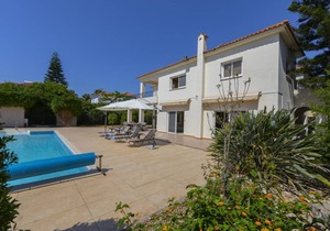 320 m² Villa ∙ 5 bedrooms ∙ 10 guests