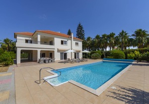 320 m² Villa ∙ 5 bedrooms ∙ 10 guests