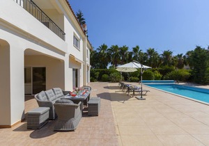 320 m² Villa ∙ 5 bedrooms ∙ 10 guests