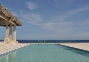 3BD villa with private pool in beachfront resort. Tennis/basket/waterpark/gym!