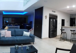 3BR condo, right on the beach, fully equipped, beach cccess.