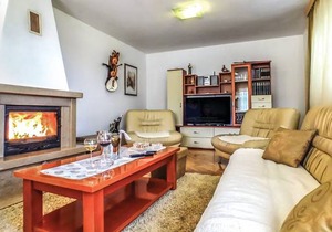 4 bedroom accommodation in Lokvicici