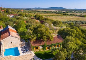 4 bedroom accommodation in Stankovci