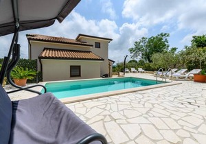 4 bedroom accommodation in Nova Vas