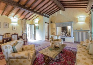 4 bedroom accommodation in Dicomano