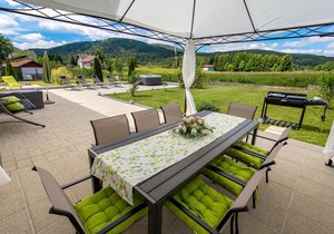 4 bedroom accommodation in Ravna Gora