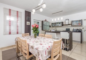 4 bedroom accommodation in Ravna Gora