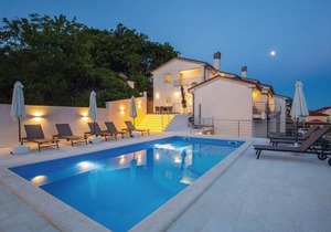 4 bedroom accommodation in Kastav