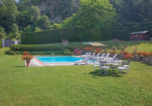4 bedroom accommodation in Dicomano