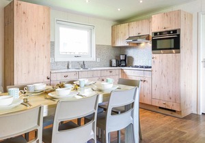 4 bedroom cozy home in Heinkenszand