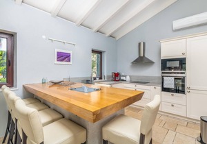 4 bedroom cozy home in Linardici